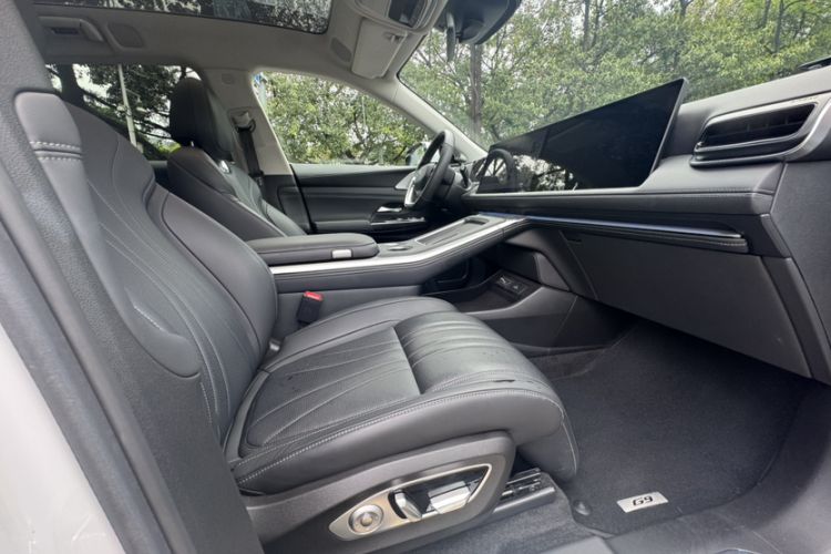 Used XPeng G9 2022 702 Max Interior 4
