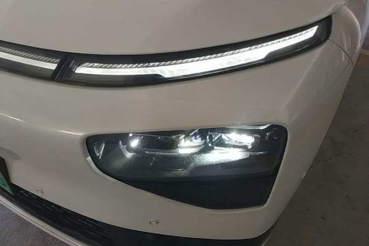Used XPeng G9 2022 650 Performance Edition Pro Left Front Headlight