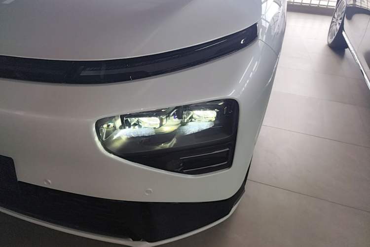 Used XPeng G9 2022 650 Performance Edition Max Left Front Headlight