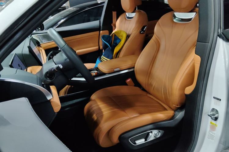 Used XPeng G9 2022 650 Performance Edition Max Left Front Seat