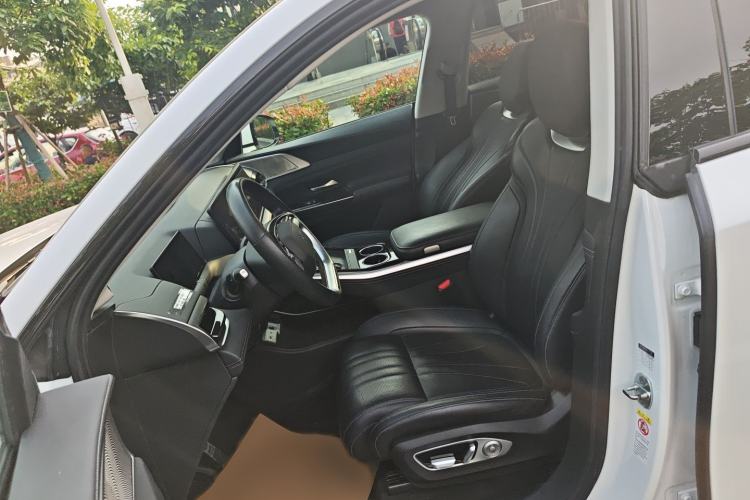 Used XPeng G9 2022 650 Performance Edition Max Left Front Seat