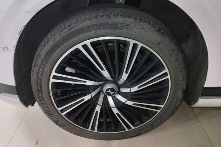 Used XPeng G9 2022 702 Pro Left Front Wheel Hub