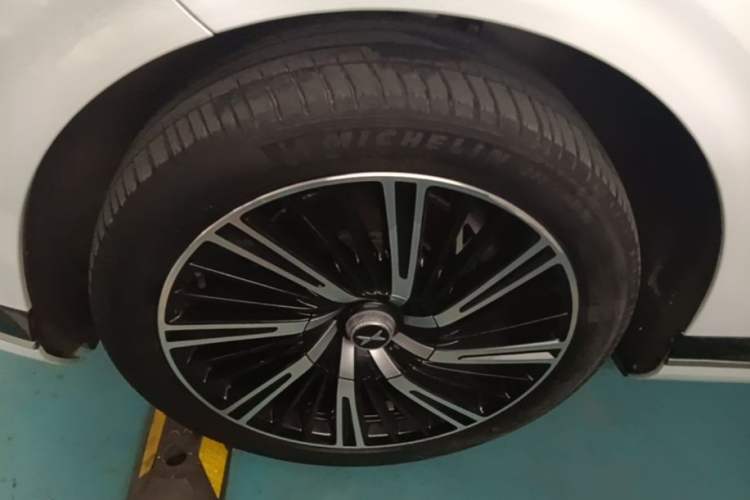 Used XPeng G9 2022 702 Pro Left Front Wheel Hub