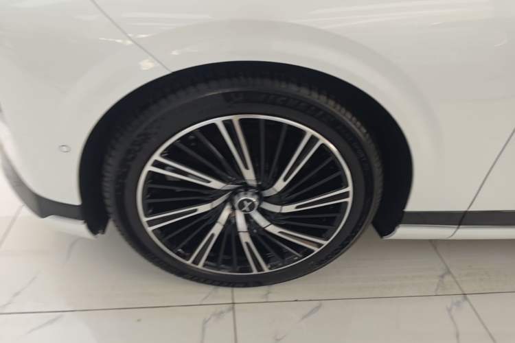 Used XPeng G9 2022 650 Performance Edition Max Left Front Wheel Hub