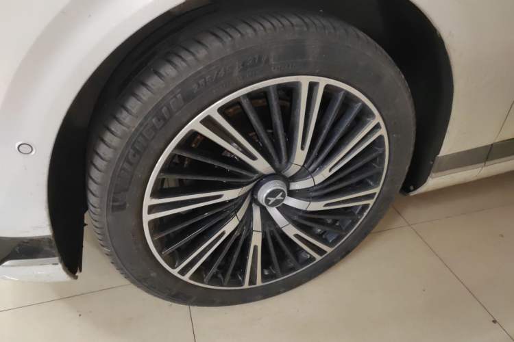 Used XPeng G9 2022 570 Pro Left Front Wheel Hub