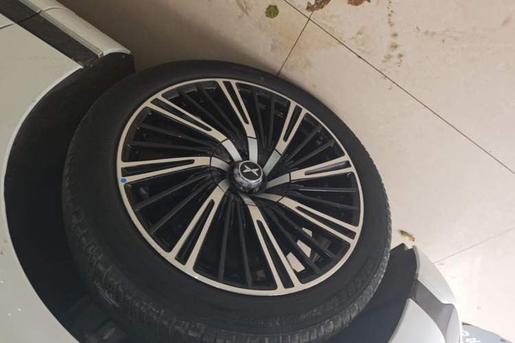 Used XPeng G9 2022 702 Max Left Front Wheel Hub