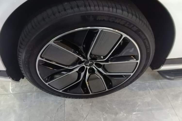 Used XPeng G9 2022 702 Pro Left Front Wheel Hub