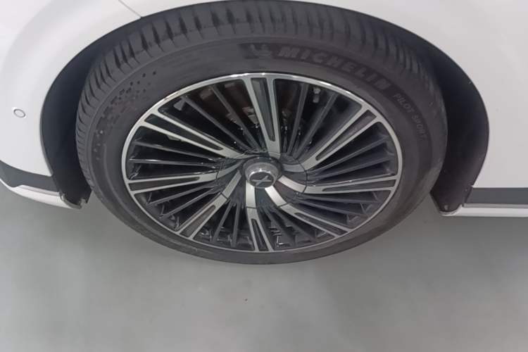 Used XPeng G9 2022 Edition 650 Commemorative Model Left Front Wheel Hub