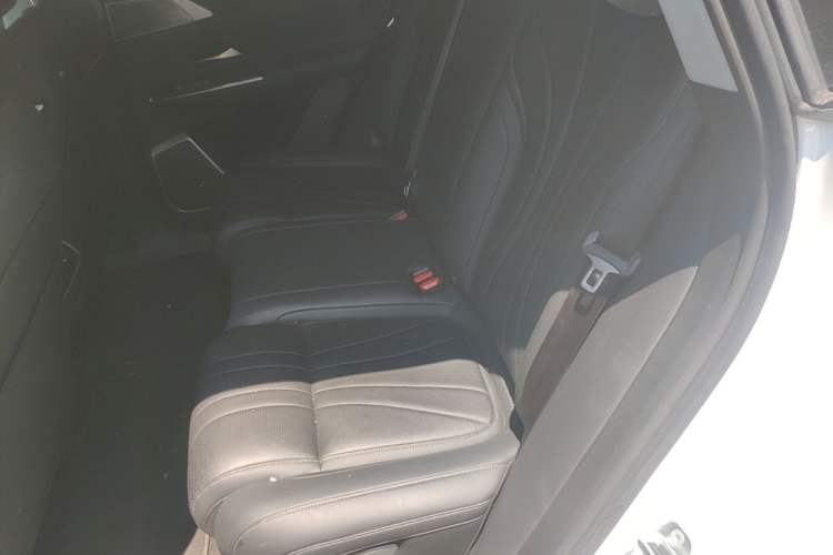 Used XPeng G9 2022 650 Performance Edition Max Left Rear Seat