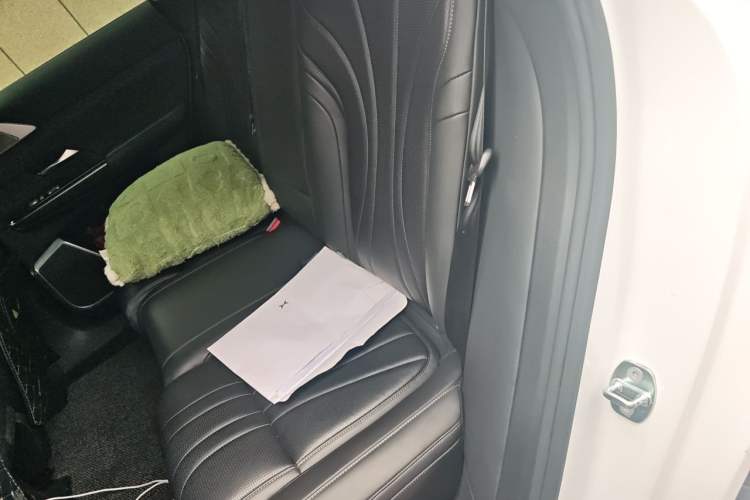 Used XPeng G9 2022 702 Pro Left Rear Seat