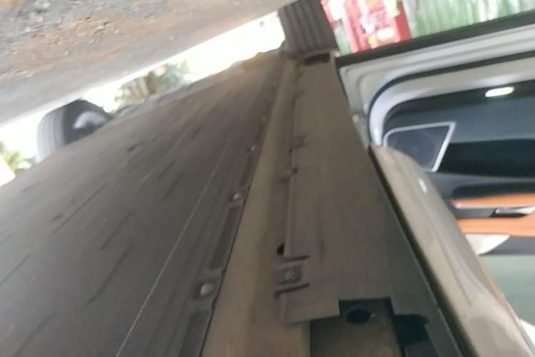 Used XPeng G9 2022 650 Performance Edition Pro Left Side Sill