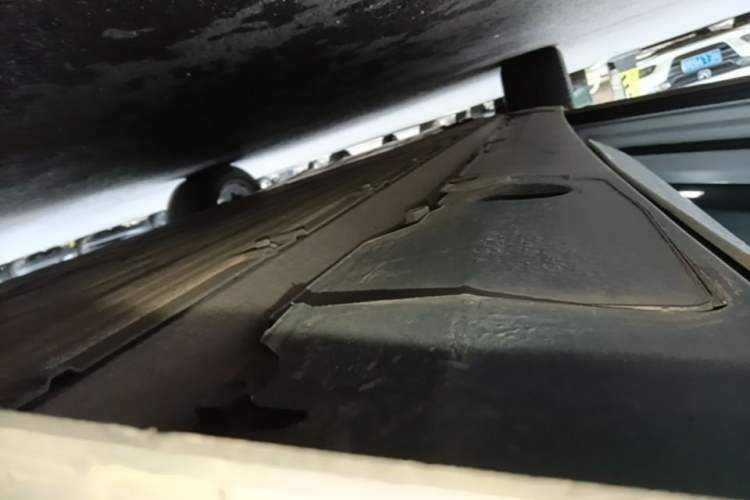 Used XPeng G9 2022 570 Pro Left Side Sill