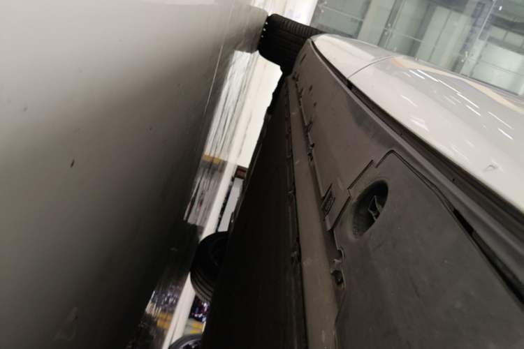 Used XPeng G9 2022 702 Pro Left Side Sill