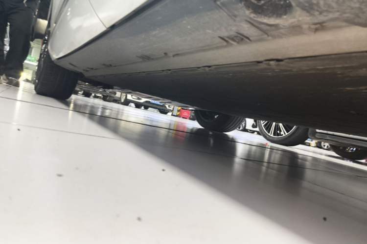 Used XPeng G9 2022 702 Max Left Side Sill