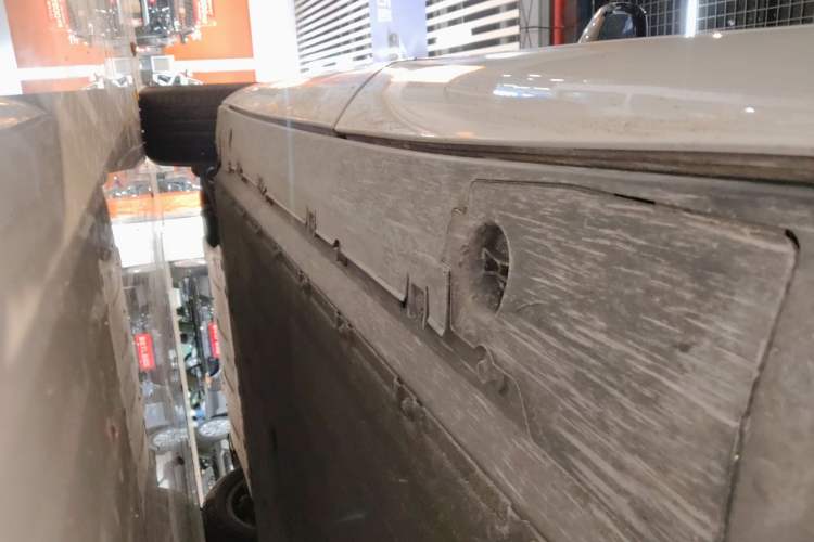 Used XPeng G9 2022 570 Plus Left Side Sill