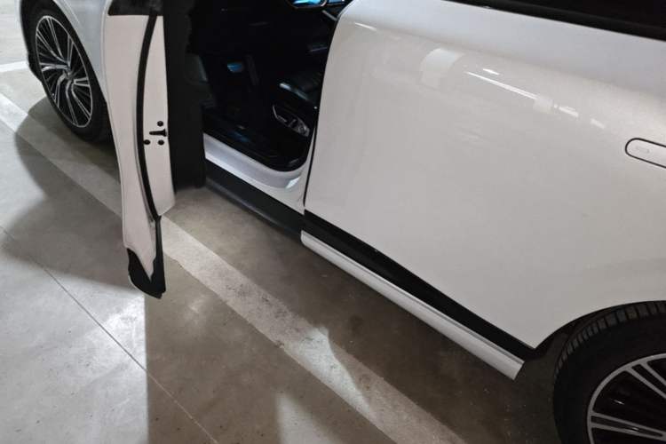 Used XPeng G9 2022 650 Performance Edition Max Left Side Sill