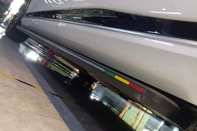 Used XPeng G9 2022 702 Pro Left Side Sill