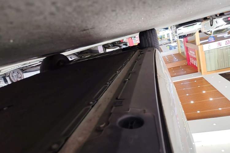 Used XPeng G9 2022 702 Pro Left Side Sill