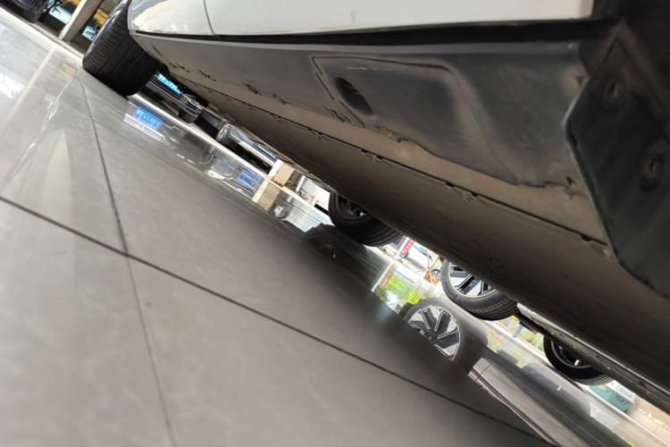 Used XPeng G9 2022 702 Pro Left Side Sill