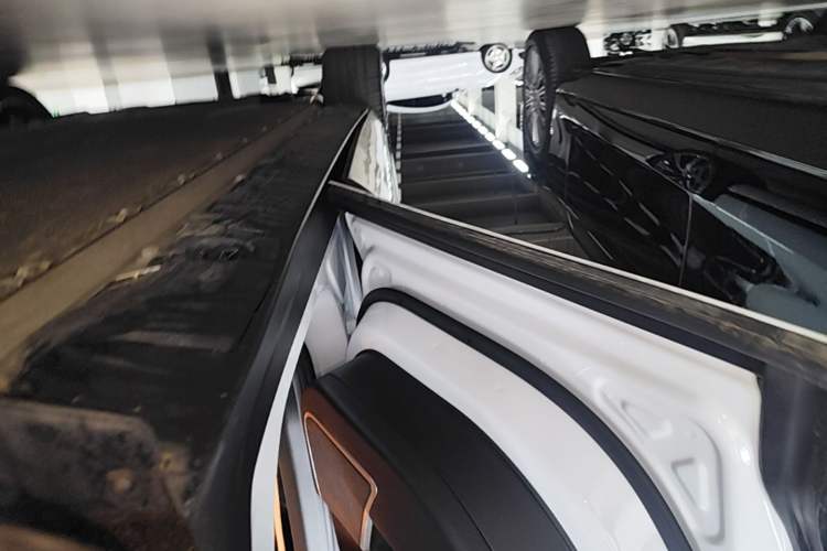Used XPeng G9 2022 650 Performance Edition Max Left Side Sill