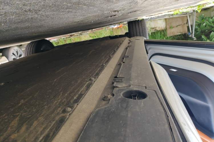 Used XPeng G9 2022 570 Pro Left Side Sill