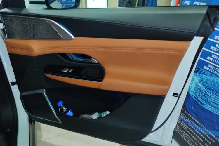 Used XPeng G9 2022 570 Pro Right Front Door Interior