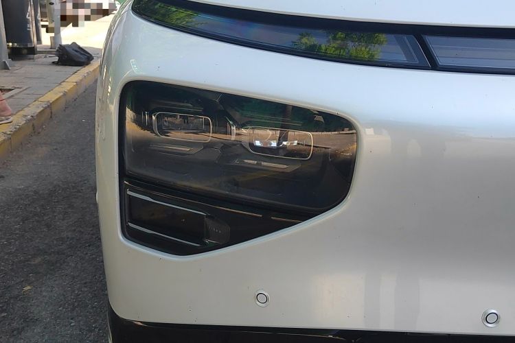 Used XPeng G9 2022 650 Performance Edition Max Right Front Headlight