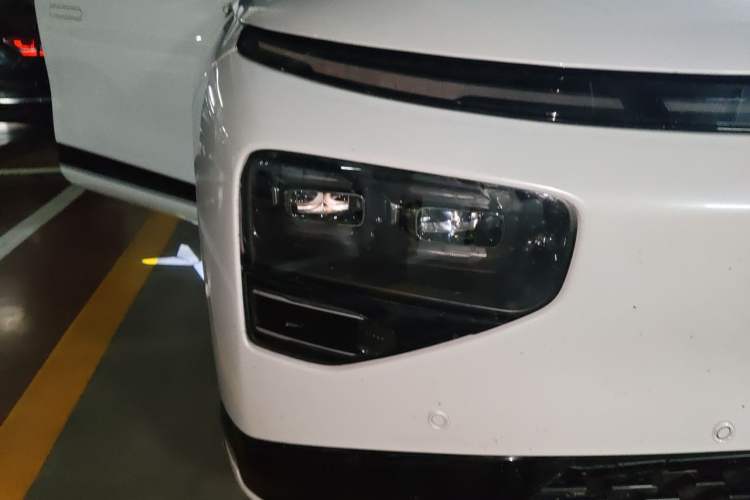 Used XPeng G9 2022 650 Performance Edition Pro Right Front Headlight