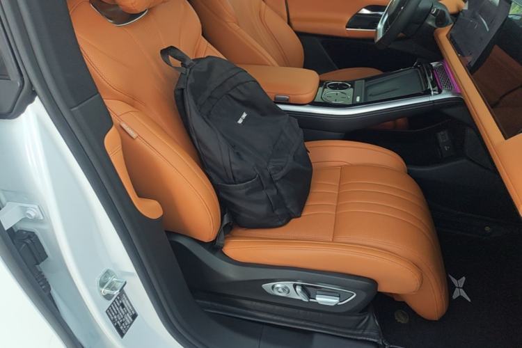 Used XPeng G9 2022 650 Performance Edition Max Right Front Seat