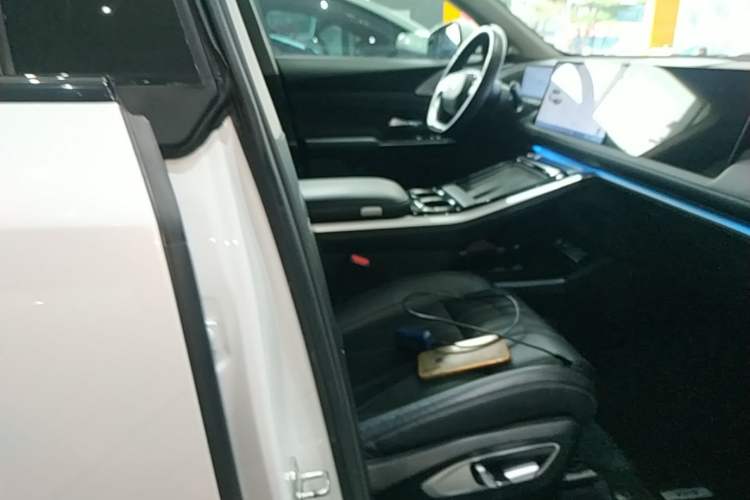 Used XPeng G9 2022 650 Performance Edition Pro Right Front Seat