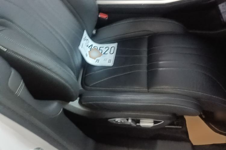 Used XPeng G9 2022 Edition 650 Commemorative Model Right Front Seat