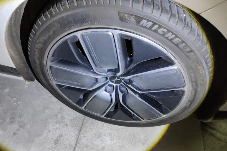 Used XPeng G9 2022 650 Performance Edition Max Right Front Wheel Hub