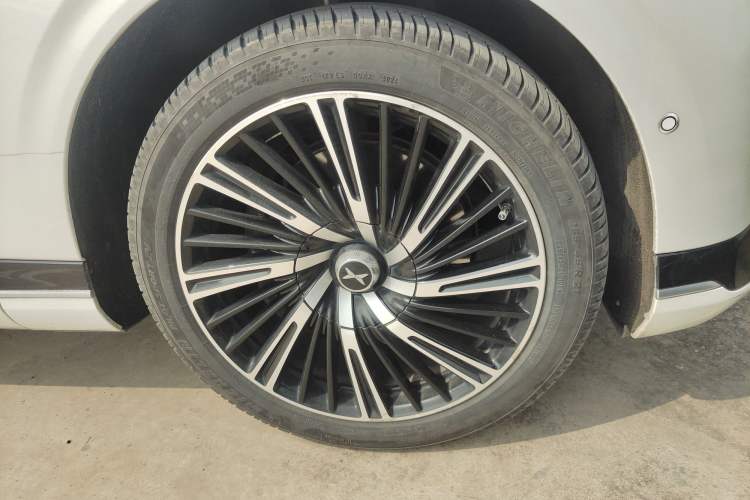Used XPeng G9 2022 702 Pro Right Front Wheel Hub