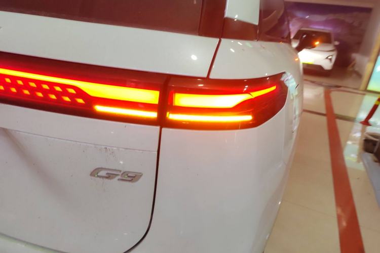 Used XPeng G9 2022 570 Pro Right Rear Taillight