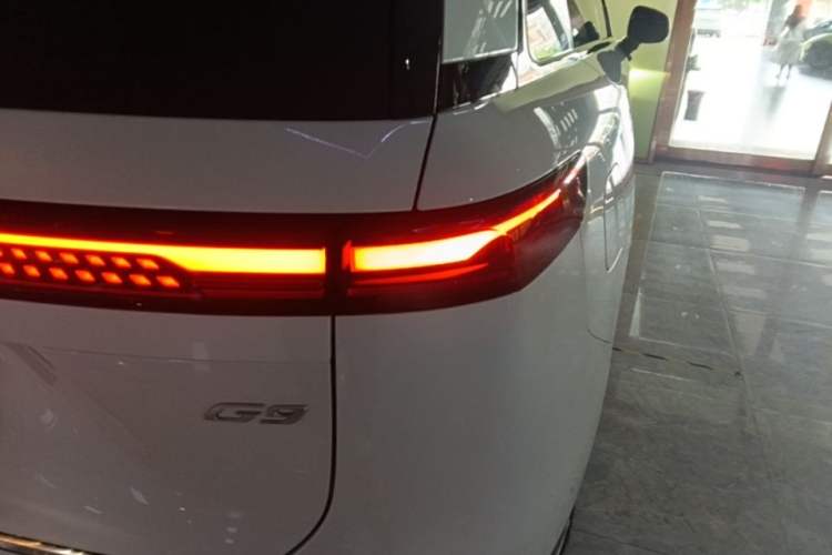Used XPeng G9 2022 702 Pro Right Rear Taillight
