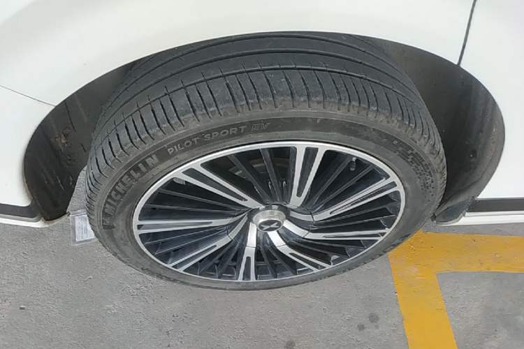Used XPeng G9 2022 650 Performance Edition Pro Right Rear Wheel Hub