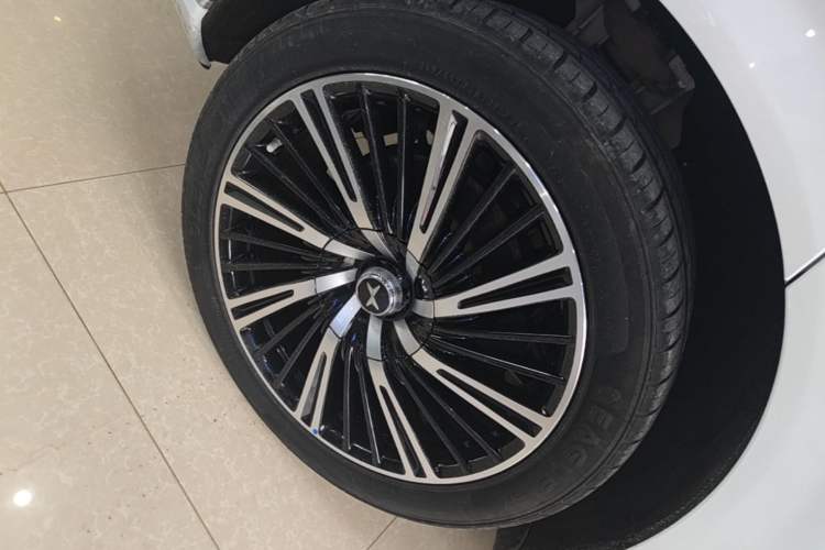 Used XPeng G9 2022 702 Max Right Rear Wheel Hub