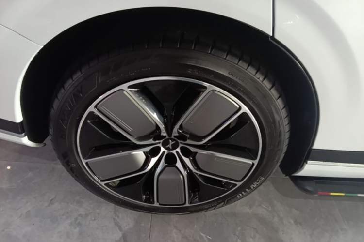 Used XPeng G9 2022 702 Pro Right Rear Wheel Hub