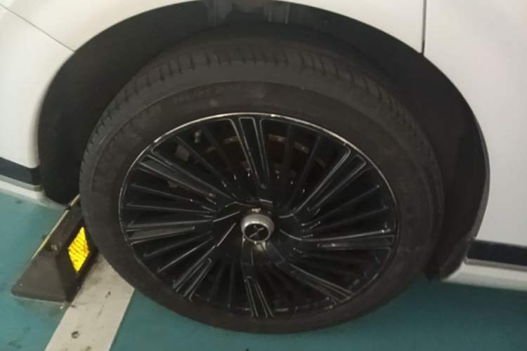Used XPeng G9 2022 702 Max Right Rear Wheel Hub