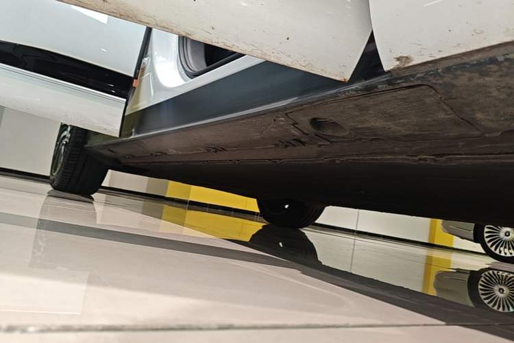 Used XPeng G9 2022 702 Max Right Side Sill