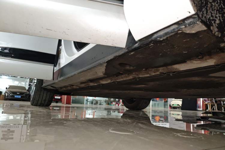 Used XPeng G9 2022 702 Pro Right Side Sill