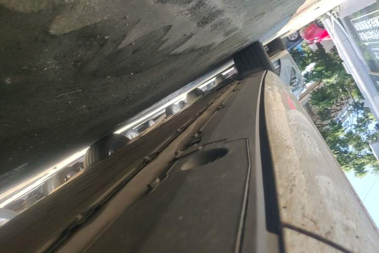 Used XPeng G9 2022 650 Performance Edition Max Right Side Sill