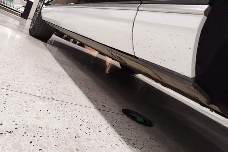 Used XPeng G9 2022 702 Pro Right Side Sill