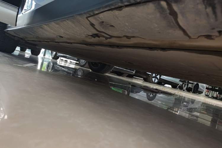 Used XPeng G9 2022 702 Max Right Side Sill