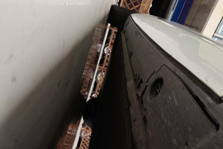 Used XPeng G9 2022 702 Pro Right Side Sill