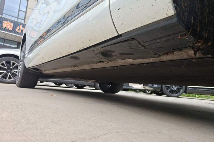 Used XPeng G9 2022 702 Max Right Side Sill