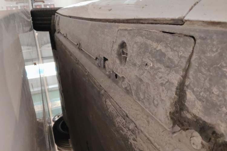 Used XPeng G9 2022 570 Plus Right Side Sill