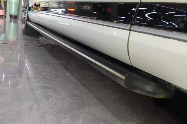 Used XPeng G9 2022 702 Pro Right Side Sill