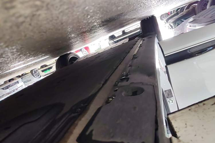 Used XPeng G9 2022 702 Pro Right Side Sill