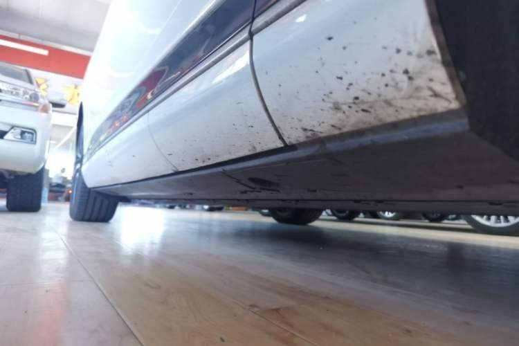Used XPeng G9 2022 650 Performance Edition Max Right Side Sill